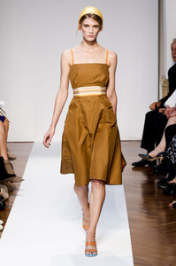 Mila-Schon-Spring-2012-r2k4-Vb-Or-EKUx.thumb.jpg.57b4c9dbfcb62e0581896cdfef9f857c.jpg