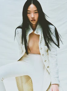 Peng-Chang-by-Kuo-Huan-Kao-for-Vogue-Taiwan-August-2022-1.thumb.webp.066c522c2103a8299fee63824015f224.webp