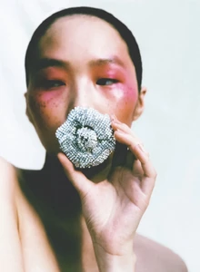 Peng-Chang-by-Kuo-Huan-Kao-for-Vogue-Taiwan-August-2022-8.thumb.webp.1a1e4b69df2cf7bfddf4de0d46ead977.webp
