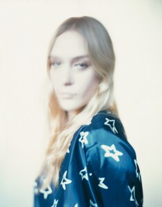 SS_26_FASHION_39.thumb.jpg.42da0d9f270e950ff7e290f2521c8b6f.jpg