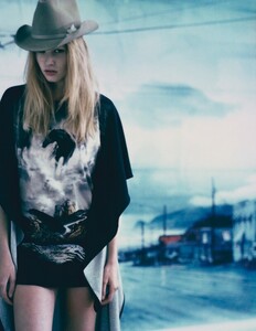 SS_28_FASHION_36.thumb.jpg.e8d452a35955eef8c226100ac228c506.jpg
