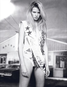 SS_28_FASHION_40.thumb.jpg.32545b0b1a242e9b467b9ab47c6a305f.jpg