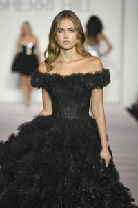 Sherri-Hill-56095-black-53663.thumb.jpg.f9a2b1d4ed7e721481f867383e38092f.jpg