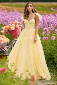 Sherri-Hill-56126-yellow-53705.thumb.jpg.a02e337da9c90c477a149689b5e68c7b.jpg