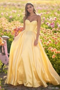 Sherri-Hill-56133-yellow-53707.thumb.jpg.f0b3c358f08bd116ddc9ee4f71bff3ad.jpg
