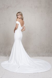 Vagabond-Bridal-Dress-Sloane-AT7A2343.jpg