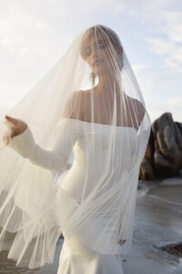 Vagabond-Bridal-ED-Munro-Veil-2_0218.jpg