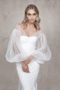 Vagabond-Bridal-Tulle-Wrap-AT7A1929.jpg