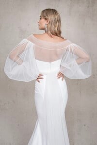 Vagabond-Bridal-Tulle-Wrap-AT7A1987.jpg