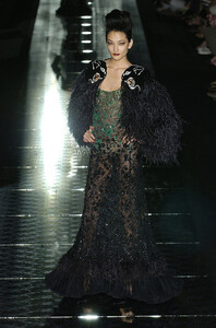 Valentino-Fall-2004-Nfgn2aff-TYux.jpg