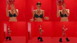 VictoriasSecret-2023CelebrateGifting.thumb.jpg.568a59e56ec1285a70e9d4241454089d.jpg