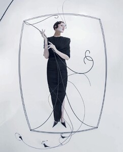VogueItaliaFebruary2018-9.thumb.jpg.9638da64b89b3b71f74e9825dee508d4.jpg