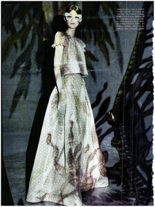 Vogue_Unique_Marzo_2012(dragged)11.thumb.jpg.d0eb0780fccba02d938c7f19003ca28b.jpg