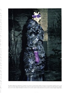 Vogue_Unique_Marzo_2012(dragged)14.thumb.jpg.47bd66f7f005a8900c0f978ea68971c3.jpg