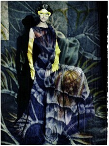 Vogue_Unique_Marzo_2012(dragged)7.thumb.jpg.002730e3337841d5258c85176cd3d7c5.jpg
