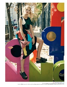 WMagazine-December2014-January2015(dragged)10.thumb.jpeg.e73fddb71a3787dc855e7f52c6a27b55.jpeg