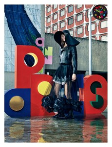 WMagazine-December2014-January2015(dragged)3.thumb.jpeg.ece915e5fd159d984ca25859c0645669.jpeg