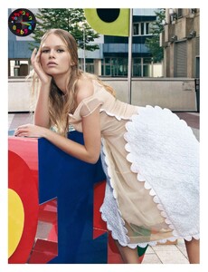 WMagazine-December2014-January2015(dragged)4.thumb.jpeg.f61489461ba8b8e04251bf4d4e5dea2d.jpeg