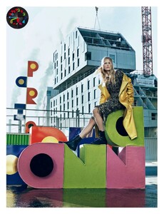 WMagazine-December2014-January2015(dragged)8.thumb.jpeg.4e5ff8dff00adcfa1edc908da0bc7168.jpeg