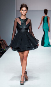 Walter-Mendez-LAFW-39.thumb.jpg.ca75ae41e7c7eaf501d4a57ddc5ca3c2.jpg