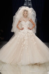 ZuhairMurad2010HauteCouture173.thumb.jpg.249c593e85db80d8222d6cec1b22b433.jpg