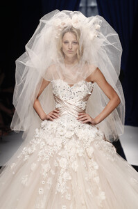 ZuhairMurad2010HauteCouture175.thumb.jpg.24d70a9aa56ae82f28f8784735c73218.jpg