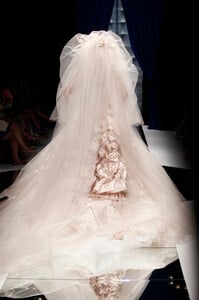 ZuhairMurad2010HauteCouture179.thumb.jpg.52c753667fbe786d229340af39a432c1.jpg