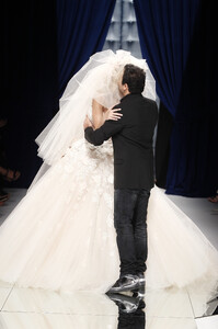 ZuhairMurad2010HauteCouture185.thumb.jpg.f82c9206cf3ec5f298638f90baa5cf2b.jpg