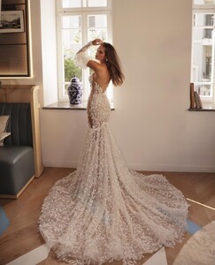 adishlomo.bridal_387797388_1003250194313660_1778537095429828388_n.jpg