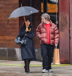 alyssa-miller-and-ariel-rechtshaid-on-a-rainy-day-in-new-york-city-10-29-2023-0.jpg