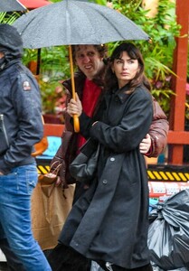 alyssa-miller-and-ariel-rechtshaid-on-a-rainy-day-in-new-york-city-10-29-2023-5_thumbnail.jpg