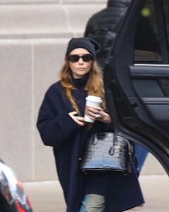 ashley-olsen-out-and-about-in-new-york-11-01-2023-5.jpg