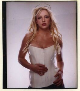 britney-spears-photo-shoot-2003-ms-10.jpg