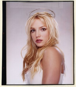 britney-spears-photo-shoot-2003-ms-2.jpg