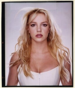 britney-spears-photo-shoot-2003-ms-3.jpg