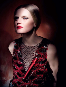 couture_03.thumb.png.3734a318cf6b7362898515e3ac764e91.png