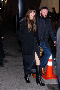 dakota-johnson-night-out-in-new-york-11-11-2023-1.jpg