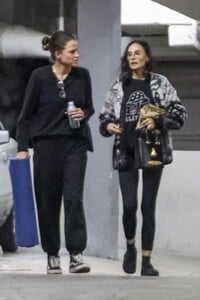 demi-moore-and-tallulah-willis-arrives-at-a-yoga-session-in-los-angeles-11-26-2023-6.jpg