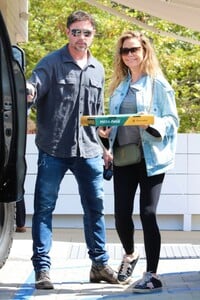 denise-richards-and-aaron-phypers-at-prince-st-pizza-in-malibu-09-27-2023-6.jpg