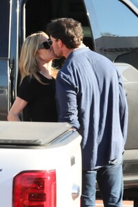 denise-richards-and-aaron-phypers-out-kissing-in-malibu-09-06-2023-5.jpg