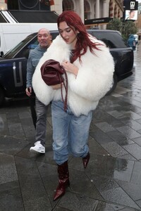 dua-lipa-arrives-at-capital-breakfast-radio-in-london-11-08-2023-3.jpg