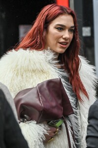 dua-lipa-leaves-heart-breakfast-show-at-global-studios-in-london-11-08-2023-0.jpg