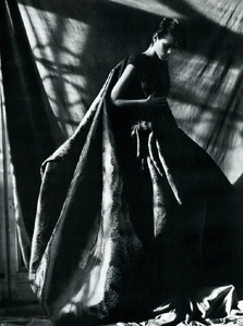 freja-beha-erichsen-by-paolo-roversi-for-vogue-italia-march-2008-individuallure-021.thumb.png.f25a3a8b87a38879977161676fb51be1.png