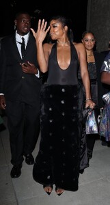 gabrielle-union-and-tia-mowry-arrives-at-beyonce-s-world-premiere-renaissance-a-film-by-beyonce-in-beverly-hills-11-25-2023-2.jpg
