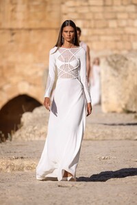 georges-hobeika-Spring-2024-collection-SS-23-24-Goddess-of-Love-RTW-Ready-to-Wear-22.jpg