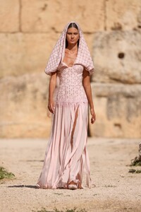 georges-hobeika-Spring-2024-collection-SS-23-24-Goddess-of-Love-RTW-Ready-to-Wear-72-scaled.jpg