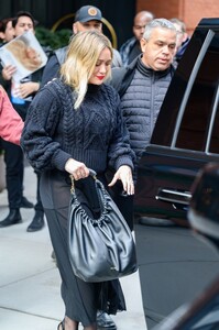 hilary-duff-leaves-her-hotel-in-new-york-11-09-2023-3.jpg