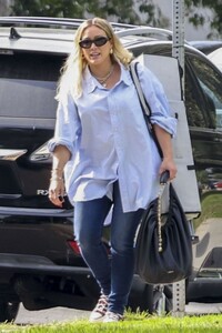 hilary-duff-out-and-about-in-los-angeles-11-04-2023-1.jpg