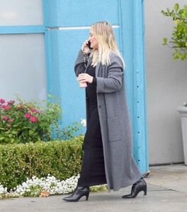hilary-duff-out-and-about-in-sherman-oaks-11-15-2023-3.jpg