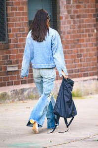 irina-shayk-in-double-denim-out-and-about-in-new-york-11-03-2023-0.jpg